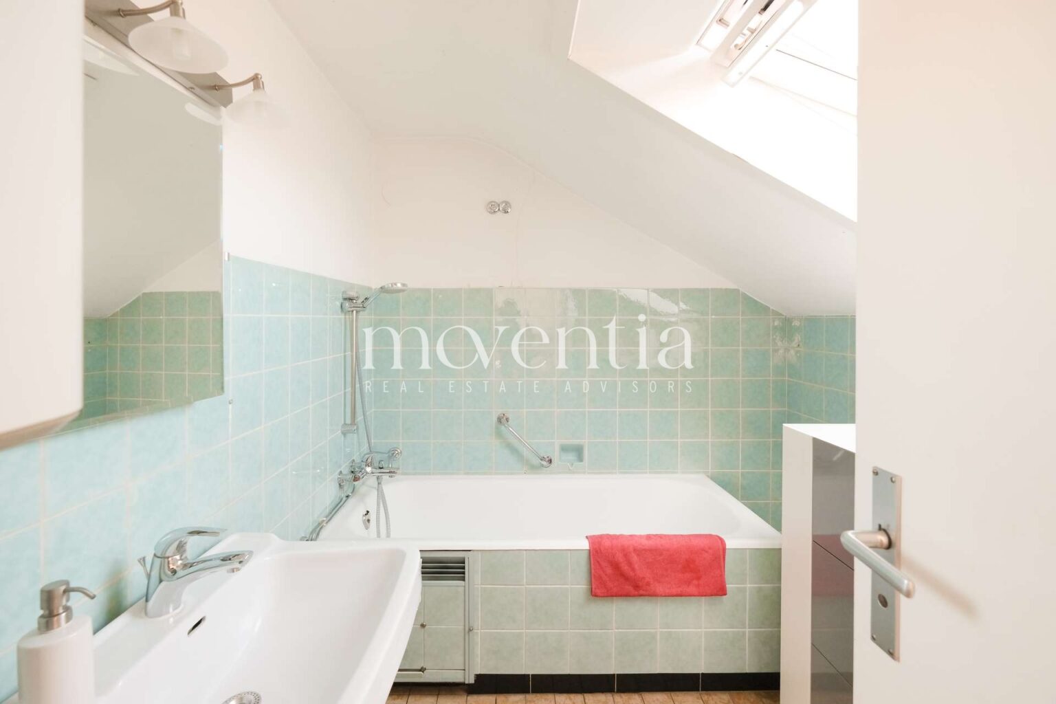 Wohnung DG Badezimmer