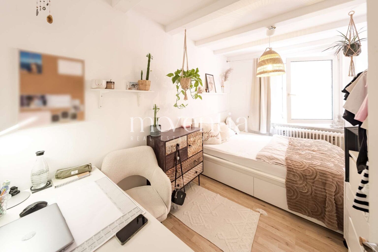 Schlafzimmer/ Bürozimmer