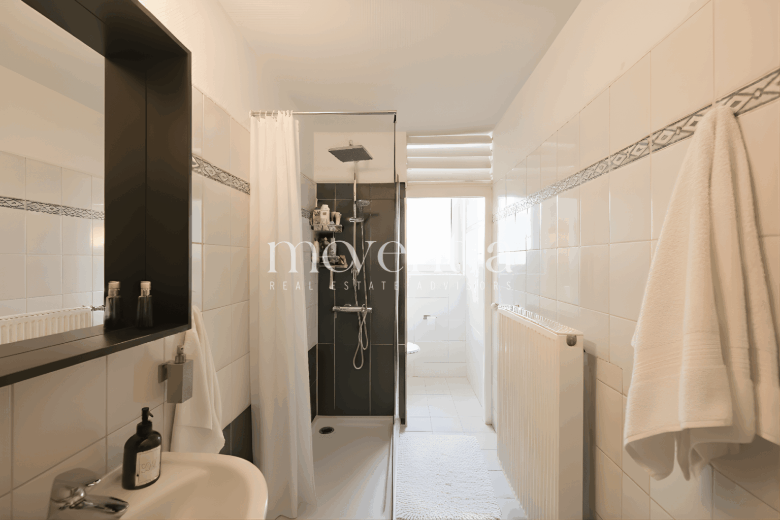 Bad mit ebenerdiger Dusche