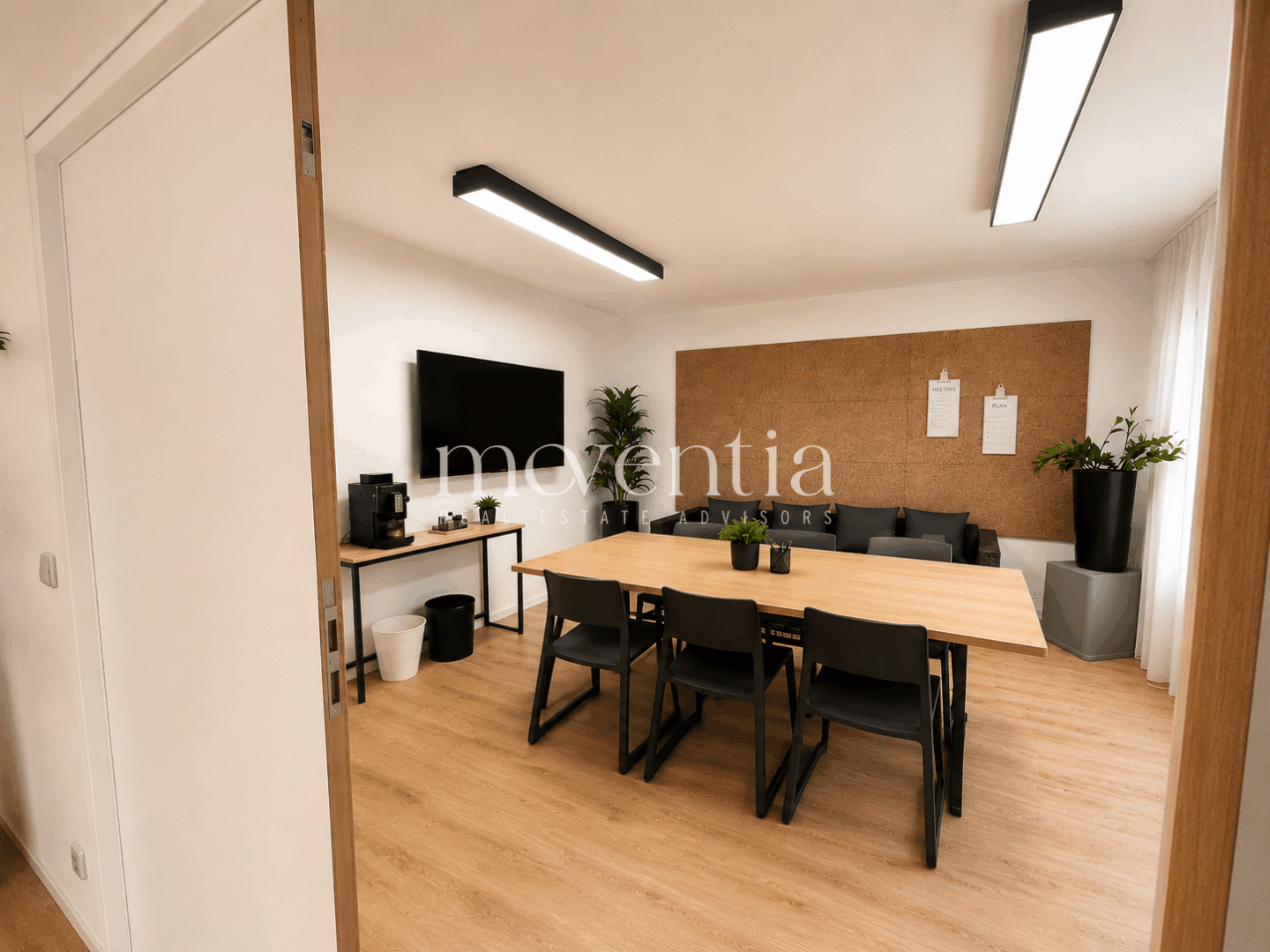Büro mit Trennwand