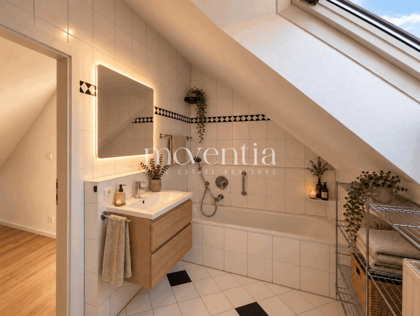 Badezimmer oben möbliert